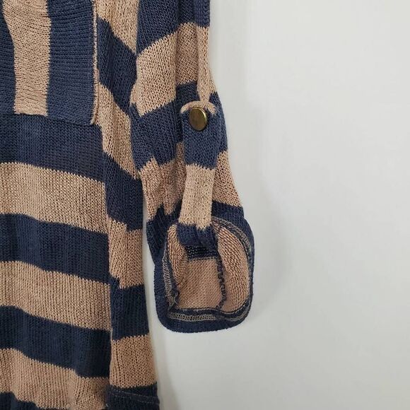 Charming Charie Size XS Stripe 3/4 sleeve Top - Picture 2 of 8